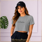 تیشرت کراپ نسکافه ای سدری یقه گرد مینیمال زنانه با چاپ مشکی Camila Lima